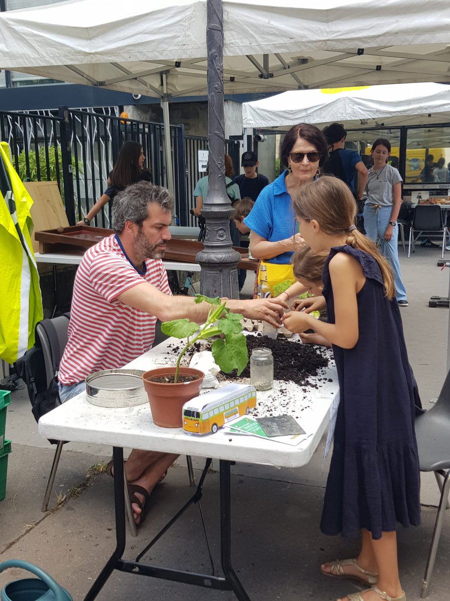 monquartier19's tweet image. RETOUR EN IMAGES 📷
La fête de quartier du conseil de quartier Pont de Flandre a été conviviale, ludique et a mis à l'honneur les associations localpares !
Un grand bravo pour cette fête de quartier inédite !
#FeteDeQuartier #PontDeFlandre
