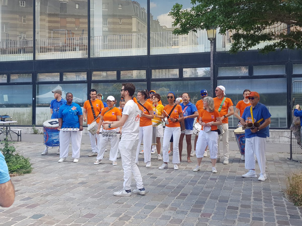 monquartier19's tweet image. RETOUR EN IMAGES 📷
La fête de quartier du conseil de quartier Pont de Flandre a été conviviale, ludique et a mis à l'honneur les associations localpares !
Un grand bravo pour cette fête de quartier inédite !
#FeteDeQuartier #PontDeFlandre