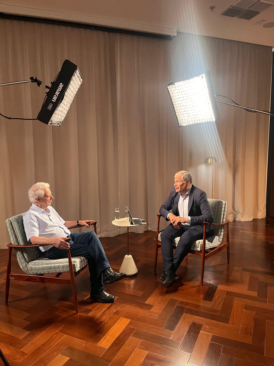 MashiRafael's tweet photo. Entrevista con Frei Betto, un queridísimo amigo y referencia de vida. https://t.co/SLOqI7viG1
