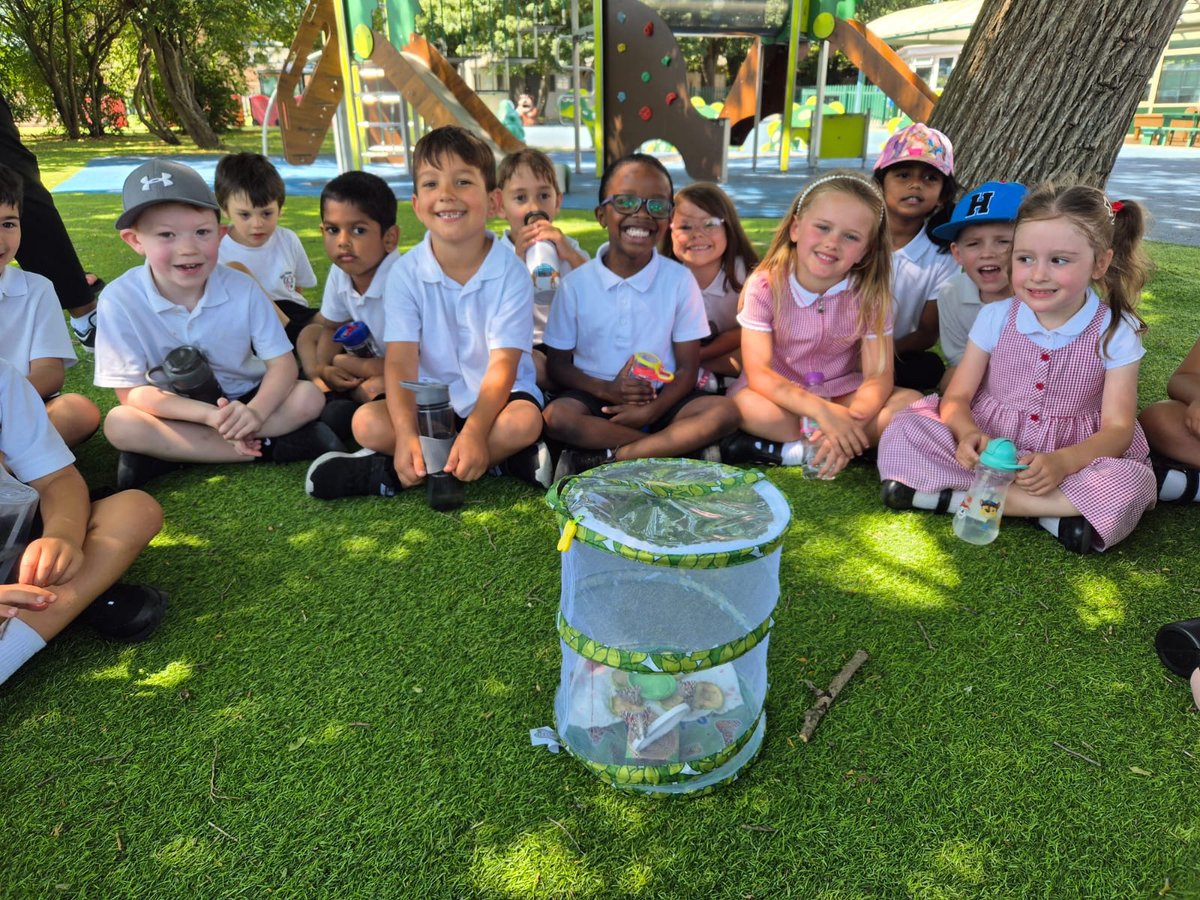 Leechapelsch's tweet image. We have extended our Reception children’s learning and knowledge on the lifecycle of butterflies this week. 
The children have watched the caterpillars turn into cocoons and finally into butterflies 🦋 
#Science #Nature #ExtendedLearning