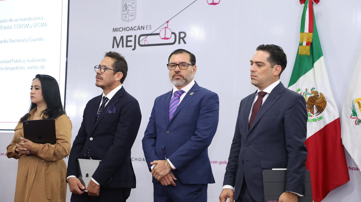 SSeguridad_Mich's tweet photo. En rueda de prensa, junto a @ARBedolla, informamos que signamos un convenio de colaboración con Autopistas de Michoacán, para garantizar la atención de urgencias y la prevención del delito en la Siglo XXI, mediante el reforzamiento de la vigilancia a lo largo de la vía. https://t.co/CUWuArY5PC