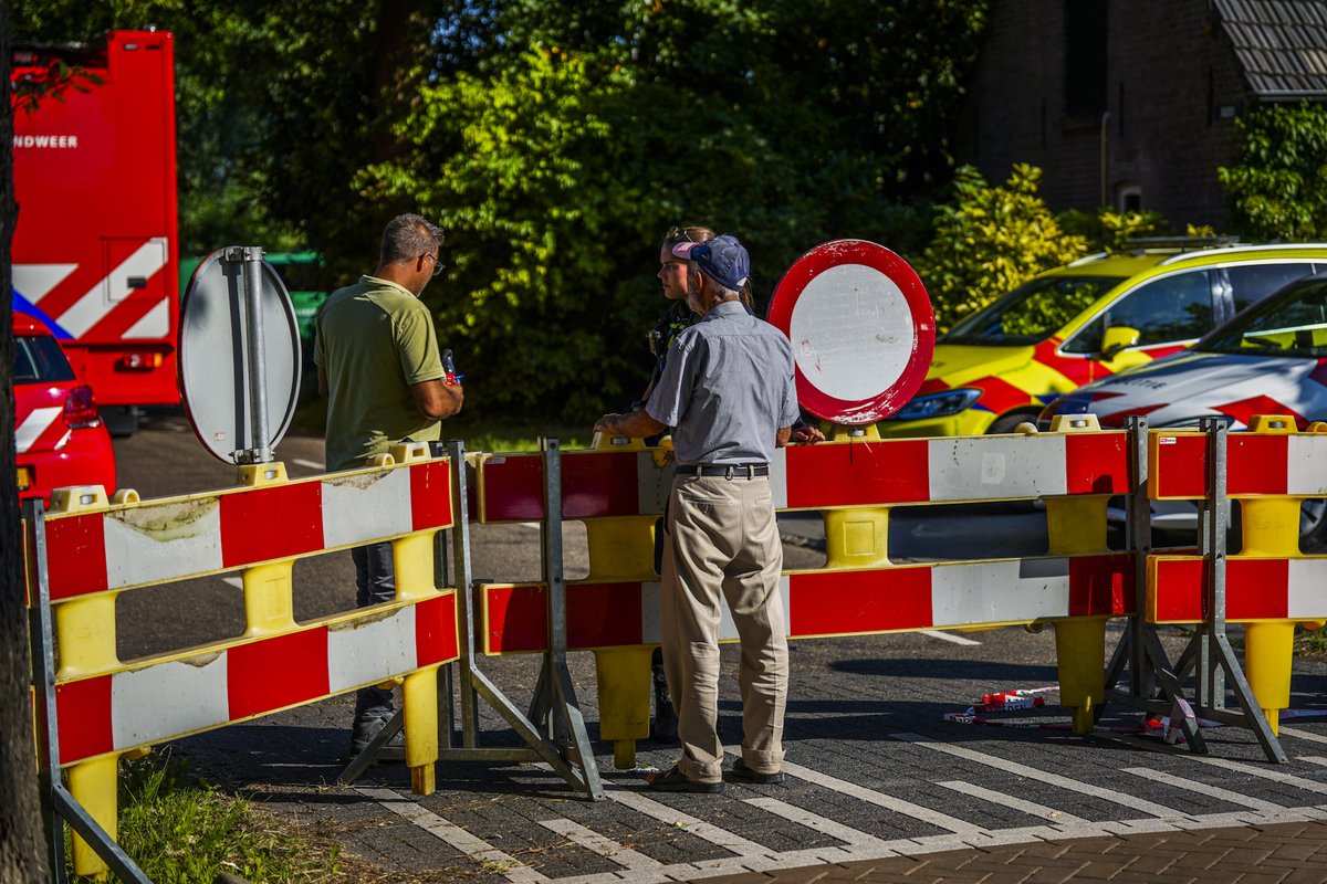 Ontploffingsgevaar door vuurwerk in bakwagen en container