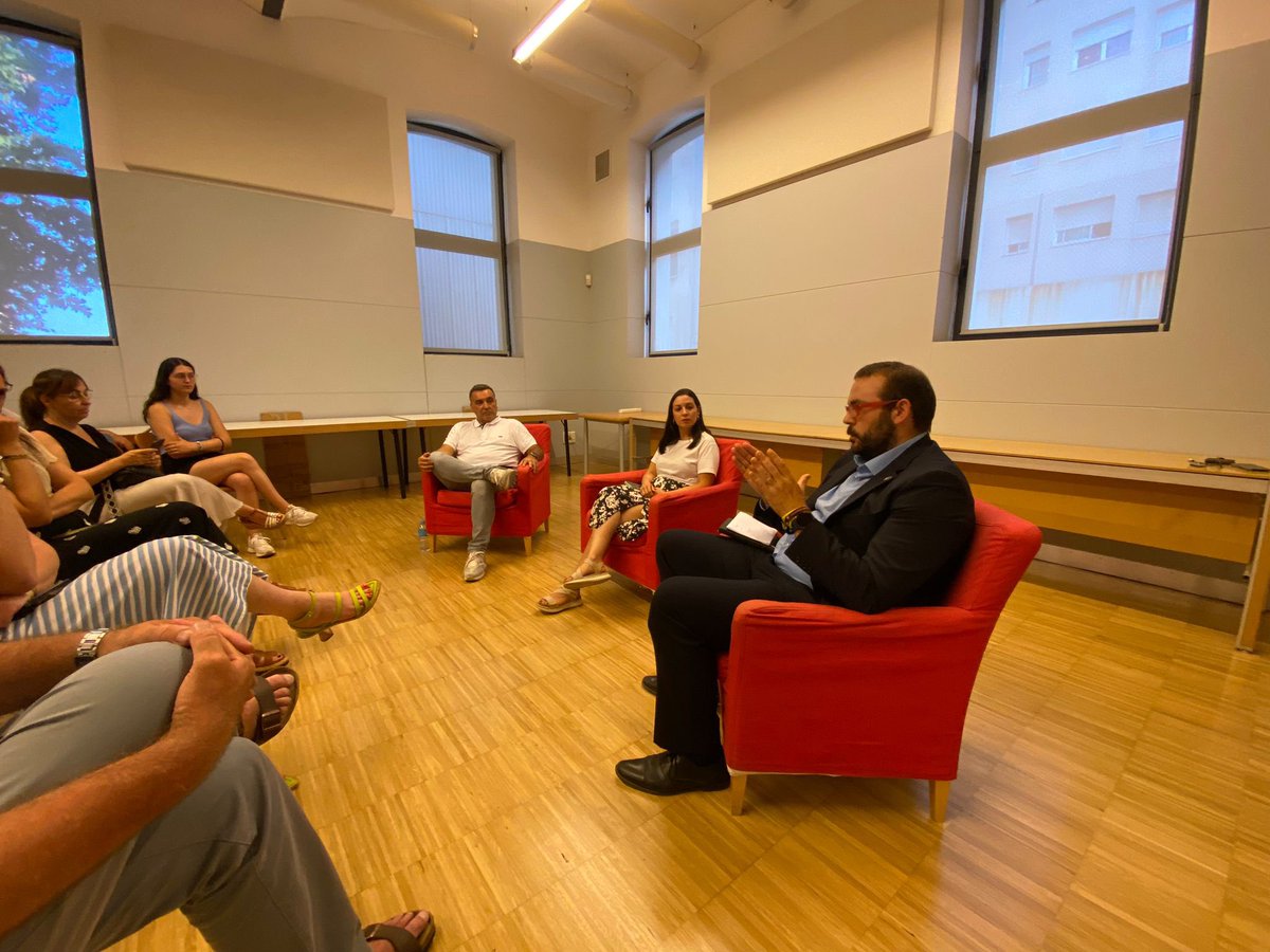 pscmataro's tweet photo. 🗣️ «La formació professional és clau per a l’evolució del mercat laboral», afirma Matías Carnero, president de la @ugtcatalunya, avui a Mataró, amb @eugeniadipolito i @DBotePaz https://t.co/ukcDT8OP6P