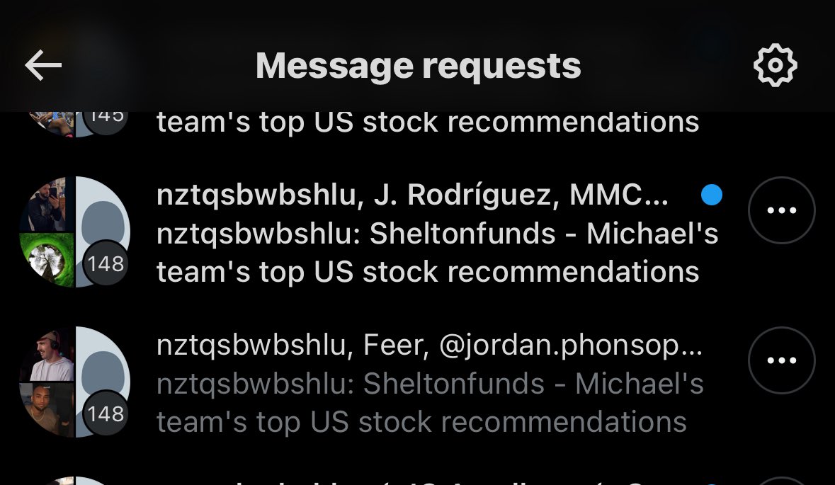 i’m in a spam group chat with <a href="/FeerTwitch/">Feer</a> 😅 do i shoot my shot?