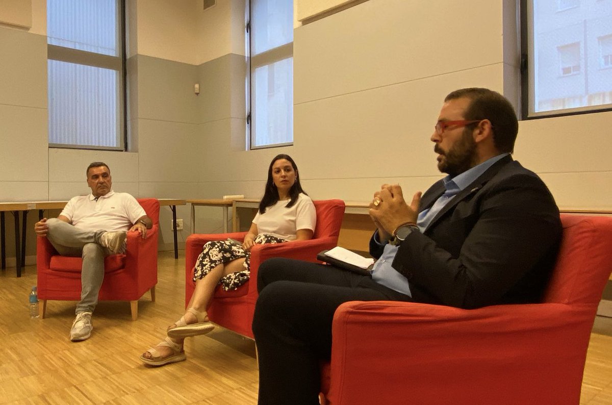 <a href="/ugtcatalunya/">UGT de Catalunya</a> <a href="/DBotePaz/">David Bote Paz</a> <a href="/eugeniadipolito/">Eugenia Di Pólito</a> 🗣️ «L’objectiu és que la nostra ciutadania sigui la més formada i la més capacitada perquè faci créixer la ciutat i els joves s’hi quedin» apunta l’alcalde <a href="/DBotePaz/">David Bote Paz</a> en diàleg amb Matías Carnero, president de la <a href="/ugtcatalunya/">UGT de Catalunya</a>, avui a Mataró.