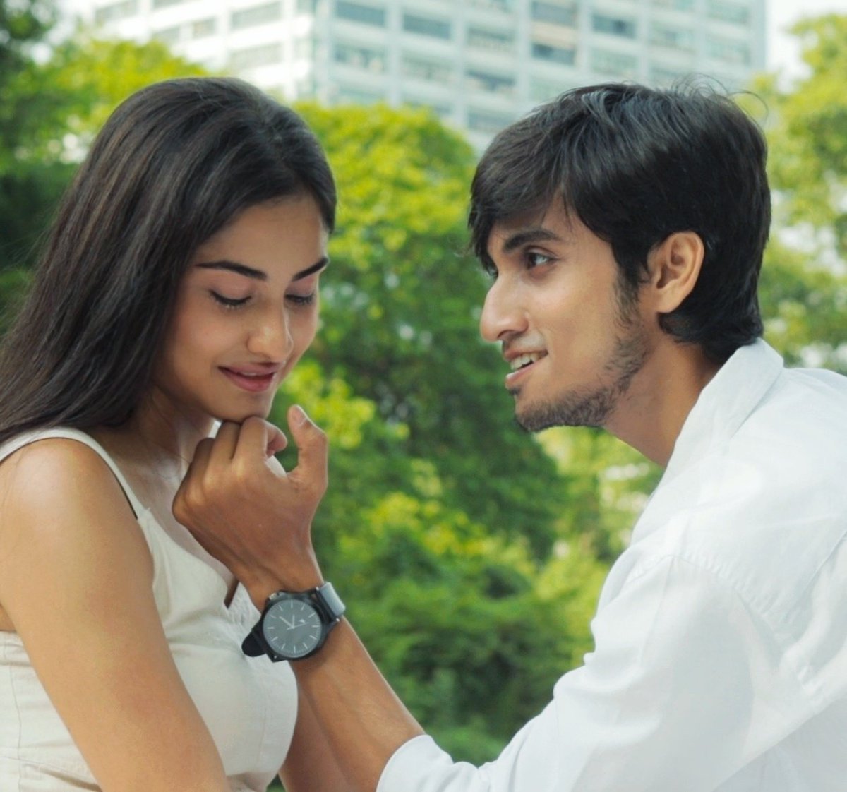 It's #SocialMediaDay 
And, here's a glance from 'Yeh Pal Do Pal Ki Baatein'.

#MondayMotivation #monday #TuesdayFeeling #shahirraj #love