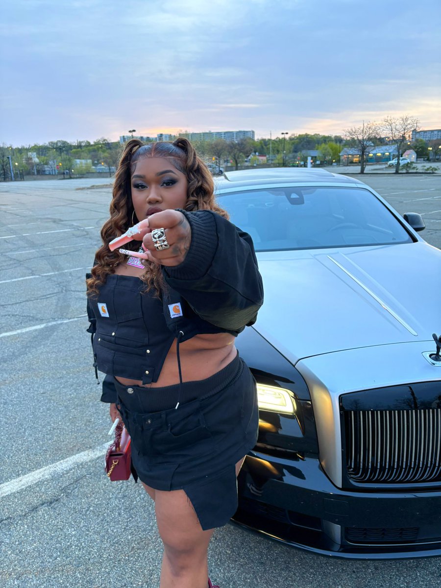PVDBIGGIE's tweet photo. PUSH of a Button is now available NOW on all major streaming platforms Music video is COMPLETE .‼️‼️ ITS UP TO YALL LMK IF YALL WANT IT 😈
Drop a 🔥 if you’re ready! #PushOfAButton #NewMusicVideo #ComingSoon 🎥🎶” https://t.co/AyL2YSUxGE