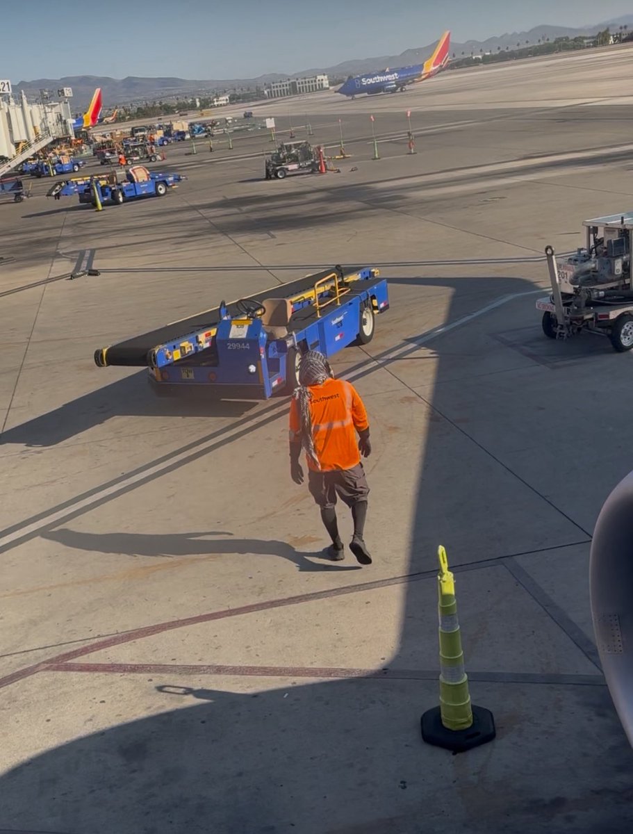 Laura Loomer (@lauraloomer) on Twitter photo This picture was just sent to me by a friend who boarded a flight in Nevada.
<a href="/SouthwestAir/">Southwest Airlines</a>, why is your employee who is loading luggage onto the plane wearing a Palestinian Keffiyeh?
This is a national security risk.
Totally inappropriate for an airline worker to wear this. This picture was just sent to me by a friend who boarded a flight in Nevada.
<a href="/SouthwestAir/">Southwest Airlines</a>, why is your employee who is loading luggage onto the plane wearing a Palestinian Keffiyeh?
This is a national security risk.
Totally inappropriate for an airline worker to wear this.