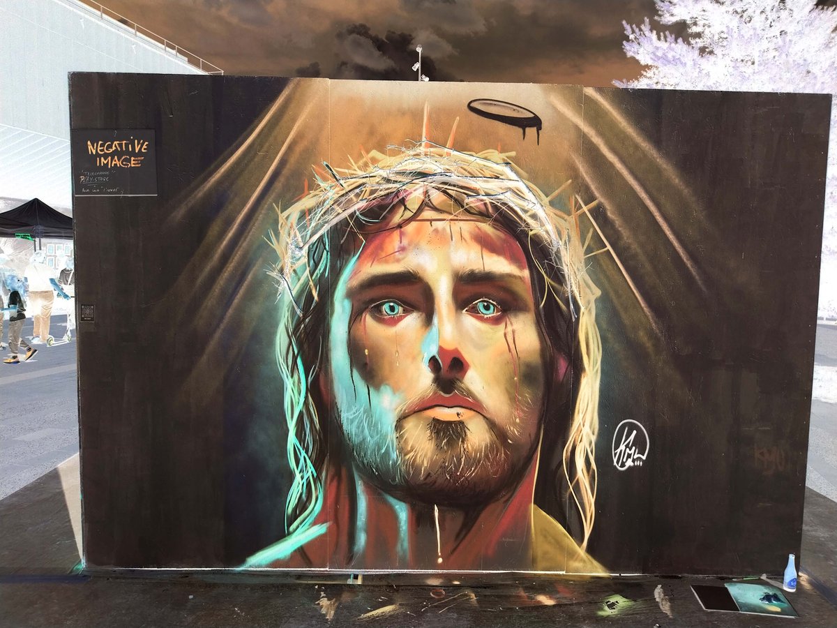 #CormeillesenParisis (Dépt 95 - #ValdOise) : «Jésus» , SUPERBE, MAGNIFIQUE réalisation de Kmu, en inversant la photo : MAGIE
En savoir + sur cette fresque : trompe-l-oeil.info/amovib/details…