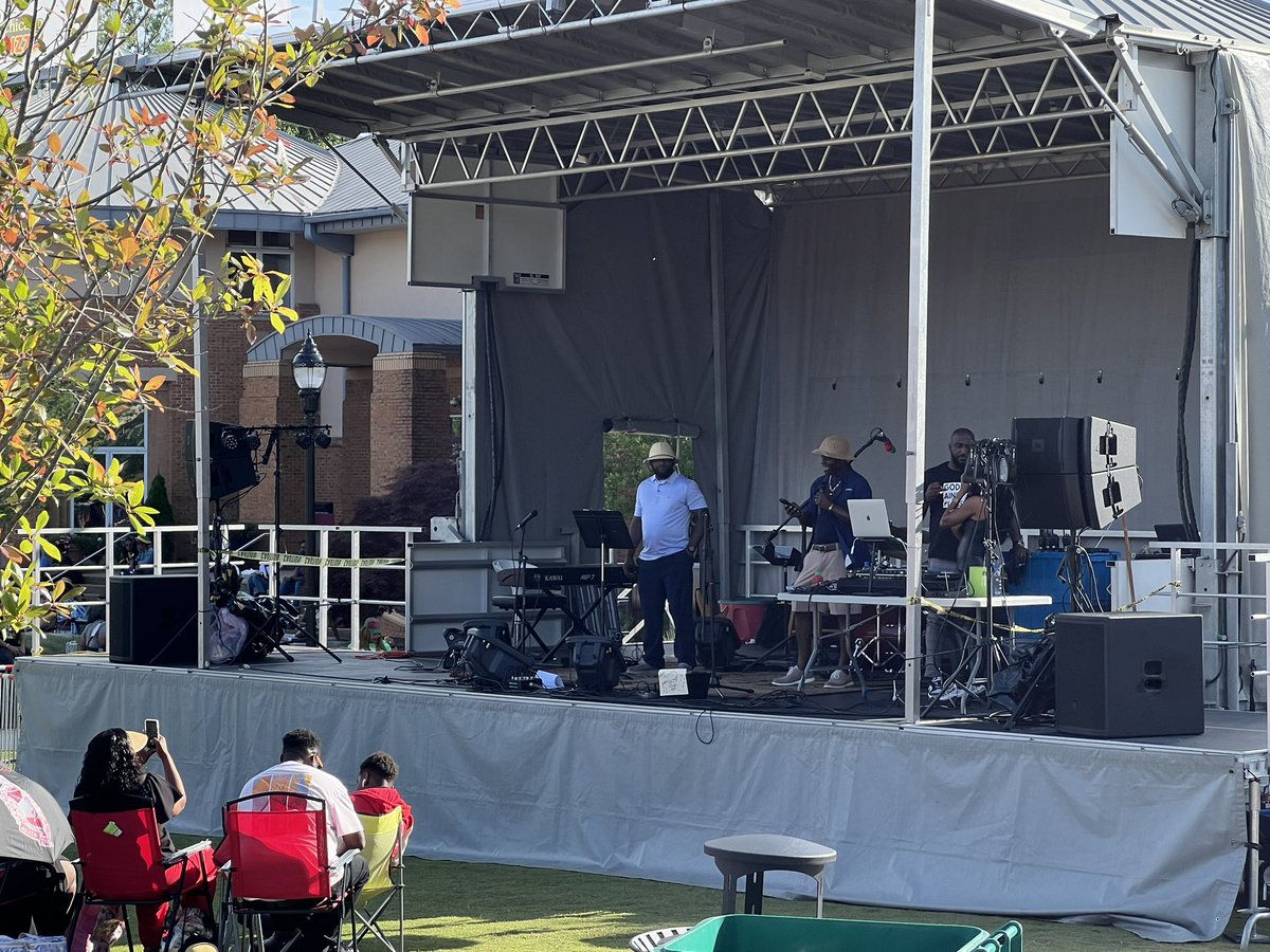 Lewis Lucas Glass Media tweet media