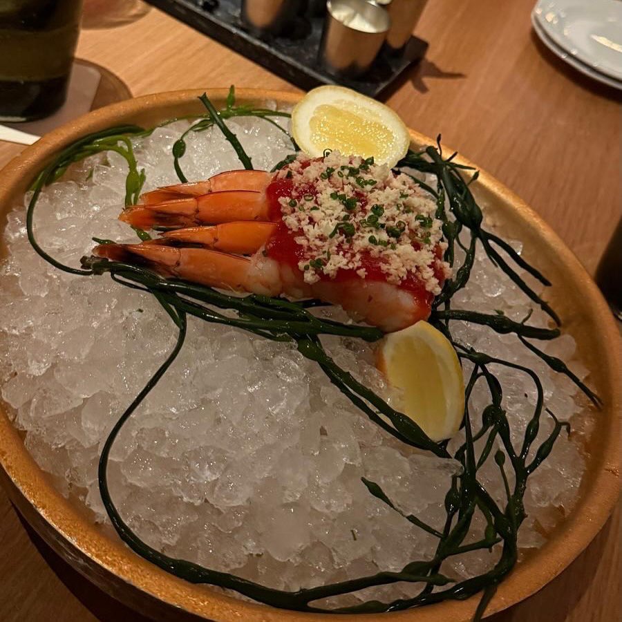 A lovely dinnerdate together with my sweet girlfriend. Thank you so much mister .. , we had such a nice time ✨