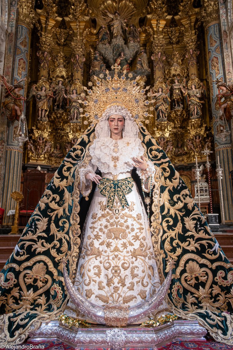_alejandrus's tweet photo. Histórica.
Inmensa.

¡Viva la Virgen del Rocío! https://t.co/HOsJVqGai9