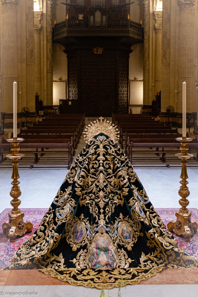 Histórica.
Inmensa.

¡Viva la Virgen del Rocío!