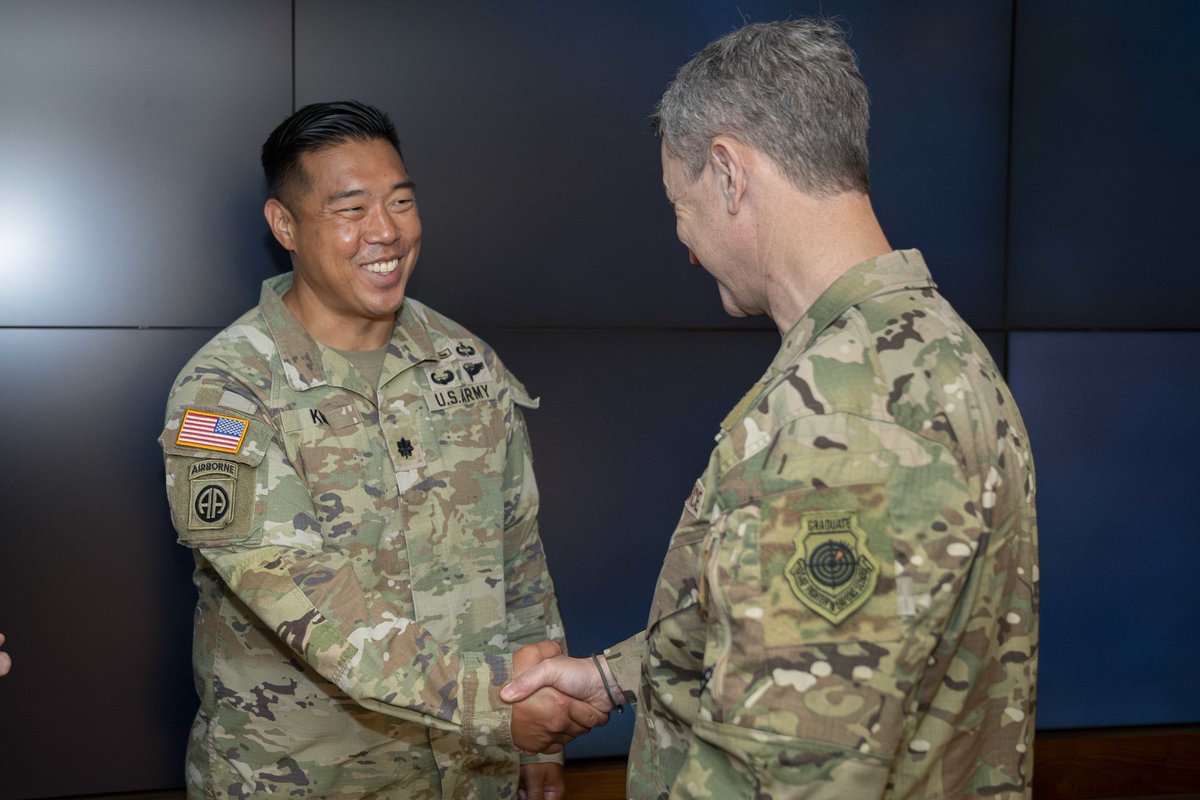 thejointstaff's tweet image. During his visit to @USAfricaCommand, General Caine had the honor of celebrating some of #AFRICOM’s best performers. We are thankful for all of the incredible people who make our operations in #Africa possible and will continue to support them in all that they do.