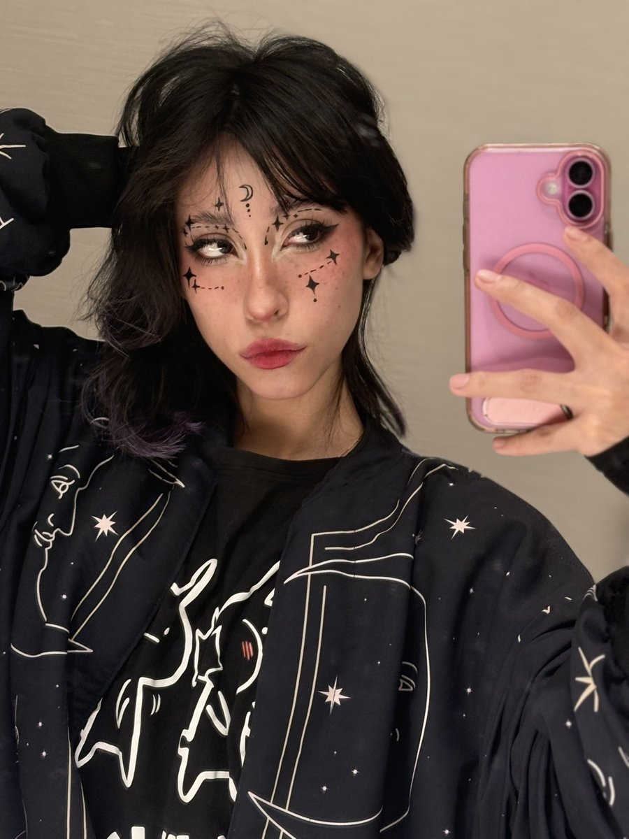 EmetSuki's tweet image. Brilla como estrella ✨