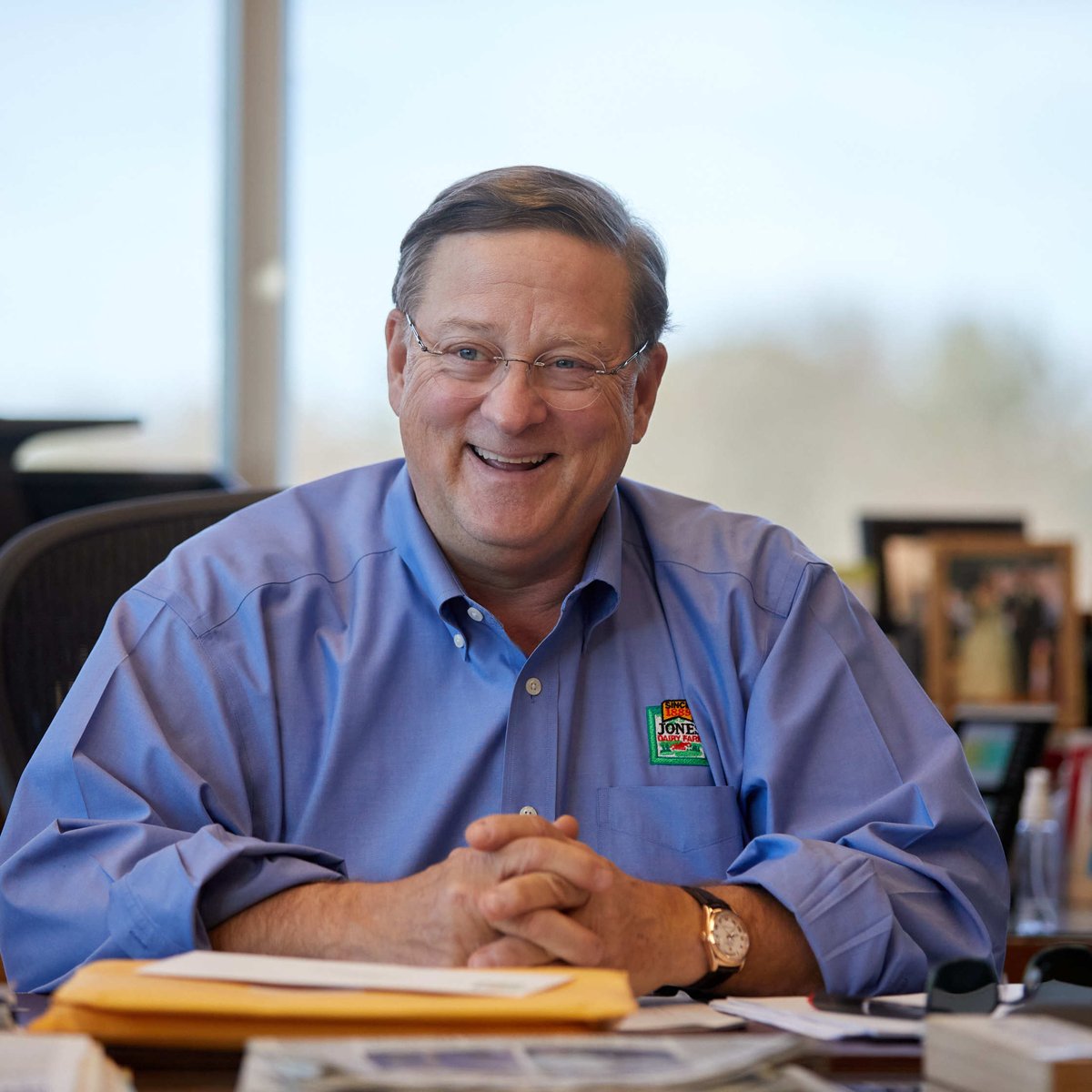 “We don’t answer to shareholders — we answer to our customers.” – Philip Jones, CEO &amp; 6th Generation Family Member

At Jones Dairy Farm, being family-owned means we do things differently. As Philip says, we don’t cut corners or compromise on ingredients just to save a buck.