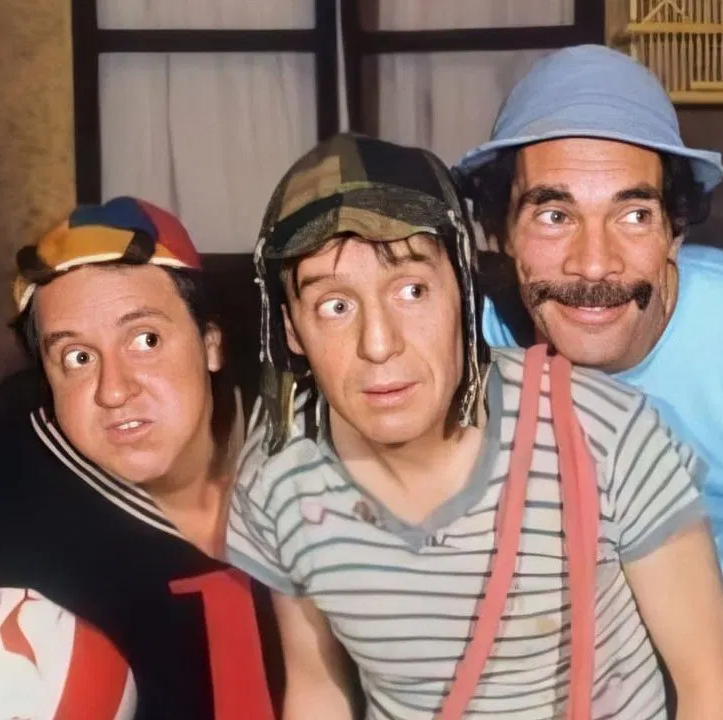 PrimeVideoLat's tweet photo. Este es El Chavo del 8, interpretado por el súper comediante, Chespirito... 

Eso eso eso 🤏🏼 

Ya disponible en Prime Video 💙 https://t.co/ZNFU391oUC