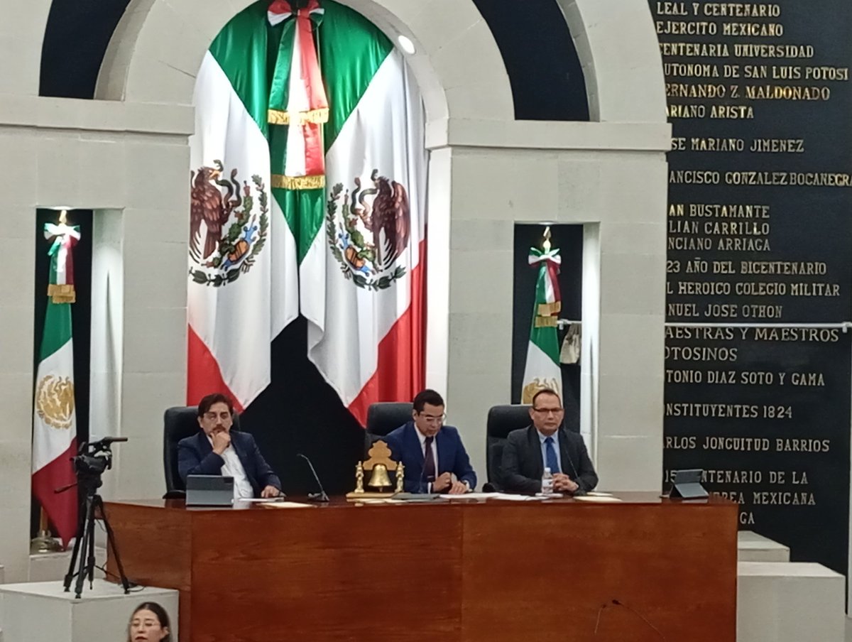 #SesiónSolemne Dip. <a href="/CuauhtliBadillo/">Cuauhtli Badillo Moreno</a> presidente de la #Direcriva agradece labor realizada durante el Primer Periodo Ordinario de Sesiones.