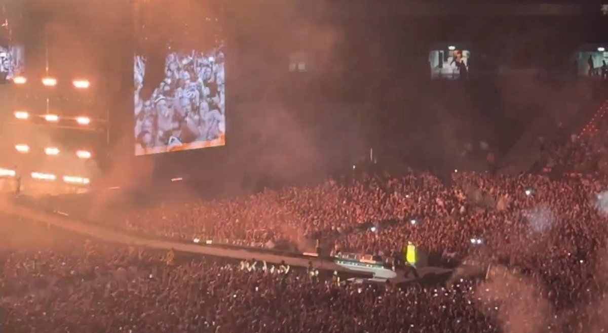 “linkin park flops-“ literally HOW