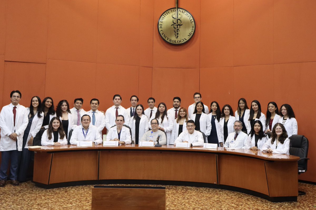 incanMX's tweet photo. Hoy despedimos con orgullo a la Promoción Julio 2024 – Junio 2025 del Internado Médico de Pregrado.
Gracias por su entrega y compromiso con el #INCan.
¡Mucho éxito en lo que viene! 🩺🎓
#MIPs2025 #FormaciónMédica #OrgulloINCan https://t.co/GBLUnPzAXK