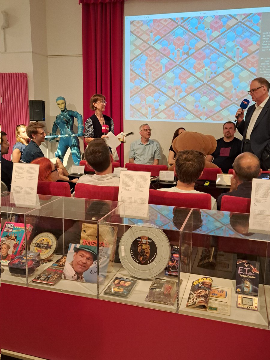 Gabriele Schulz (@gabischulz_dkr) on Twitter photo Barbara Haack, CvD <a href="/pukzeitung/">Politik & Kultur</a>, begrüßt und fragt <a href="/olaf_zimmermann/">Olaf Zimmermann</a>, wie er auf die Idee einer Ausgabe zu Peek & Poke kam. Barbara Haack, CvD <a href="/pukzeitung/">Politik & Kultur</a>, begrüßt und fragt <a href="/olaf_zimmermann/">Olaf Zimmermann</a>, wie er auf die Idee einer Ausgabe zu Peek & Poke kam.