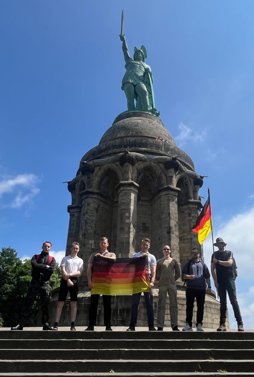 Felix Hermann Hampe (@felixhampe) on Twitter photo #Stolzmonat-Abschluss mit der Jugend der <a href="/afd_kreis_lippe/">Alternative für Deutschland Kreisverband Lippe</a>!
Das Lipperland rund um unser schönes #Hermannsdenkmal bleibt #stolz!
Am 14.09. bei der #Kommunalwahl in #Lippe mit allen Stimmen AfD wählen - für ein starkes und stolzes Lipperland!
#Lippe #Augustdorf #Detmold #NRW #Stolzmonat-Abschluss mit der Jugend der <a href="/afd_kreis_lippe/">Alternative für Deutschland Kreisverband Lippe</a>!
Das Lipperland rund um unser schönes #Hermannsdenkmal bleibt #stolz!
Am 14.09. bei der #Kommunalwahl in #Lippe mit allen Stimmen AfD wählen - für ein starkes und stolzes Lipperland!
#Lippe #Augustdorf #Detmold #NRW