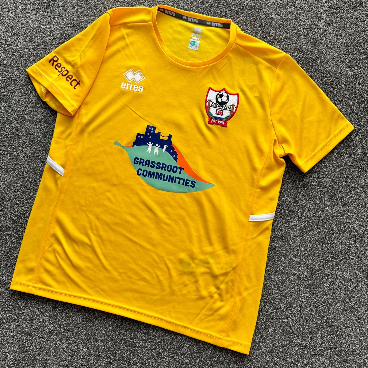 Grassroot_Comm's tweet image. ⚽️ Barcelona support UNICEF.
⚽️ Bristol City support Robins Foundation.
🚨 NOW 🚨
⚽️ Ashton Boys U11s proudly rep Grassroot Communities on their away & training shirts ❤️
Change starts from the grassroots up. Togetherness, fun, football 🙌💚🌱
#FootballForGood