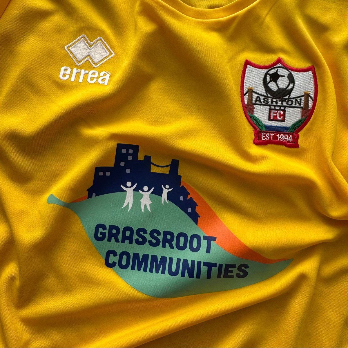Grassroot_Comm's tweet image. ⚽️ Barcelona support UNICEF.
⚽️ Bristol City support Robins Foundation.
🚨 NOW 🚨
⚽️ Ashton Boys U11s proudly rep Grassroot Communities on their away & training shirts ❤️
Change starts from the grassroots up. Togetherness, fun, football 🙌💚🌱
#FootballForGood