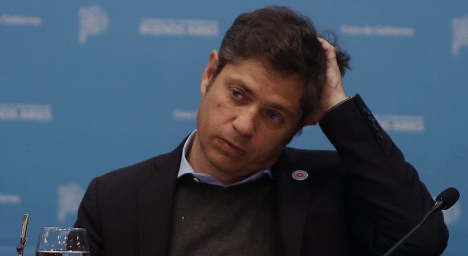 Pato Vásquez (@patovasquezok) on Twitter photo Por llevar adelante la pésima expropiación de YPF <a href="/Kicillofok/">Axel Kicillof</a> no solo nos hace pagar a todos los argentinos 16.000 millones de dólares, ahora perdemos el 51% de YPF. Y después te habla del derecho al futuro?! Inútil total! Debería pagar de su bolsillo cada U$! Por llevar adelante la pésima expropiación de YPF <a href="/Kicillofok/">Axel Kicillof</a> no solo nos hace pagar a todos los argentinos 16.000 millones de dólares, ahora perdemos el 51% de YPF. Y después te habla del derecho al futuro?! Inútil total! Debería pagar de su bolsillo cada U$!