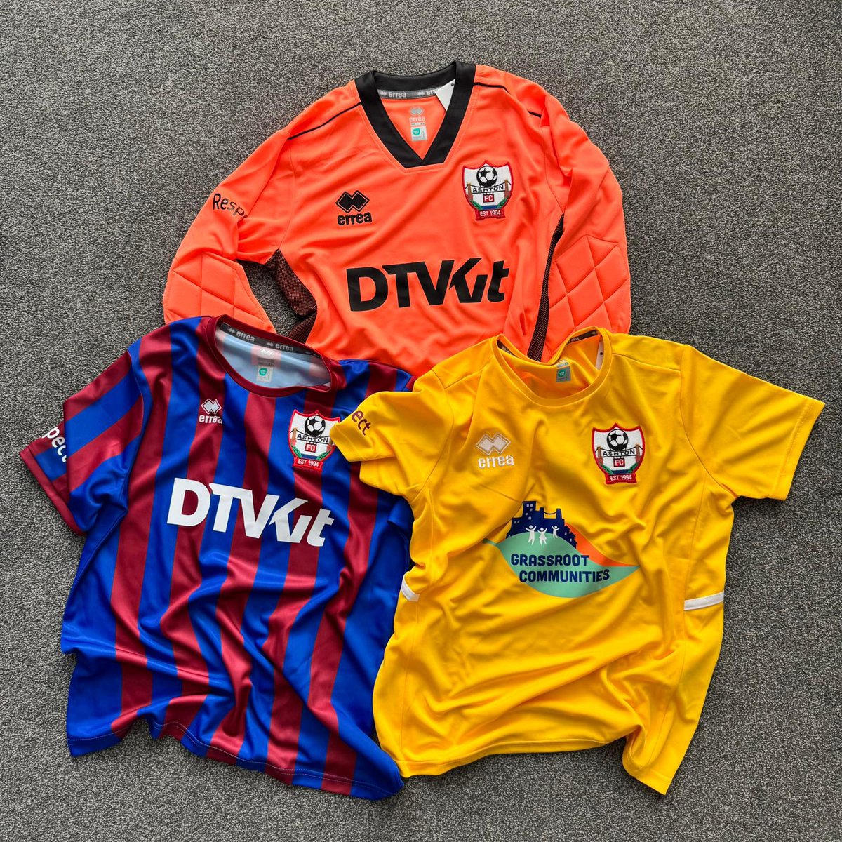 Grassroot_Comm's tweet image. ⚽️ Barcelona support UNICEF.
⚽️ Bristol City support Robins Foundation.
🚨 NOW 🚨
⚽️ Ashton Boys U11s proudly rep Grassroot Communities on their away & training shirts ❤️
Change starts from the grassroots up. Togetherness, fun, football 🙌💚🌱
#FootballForGood