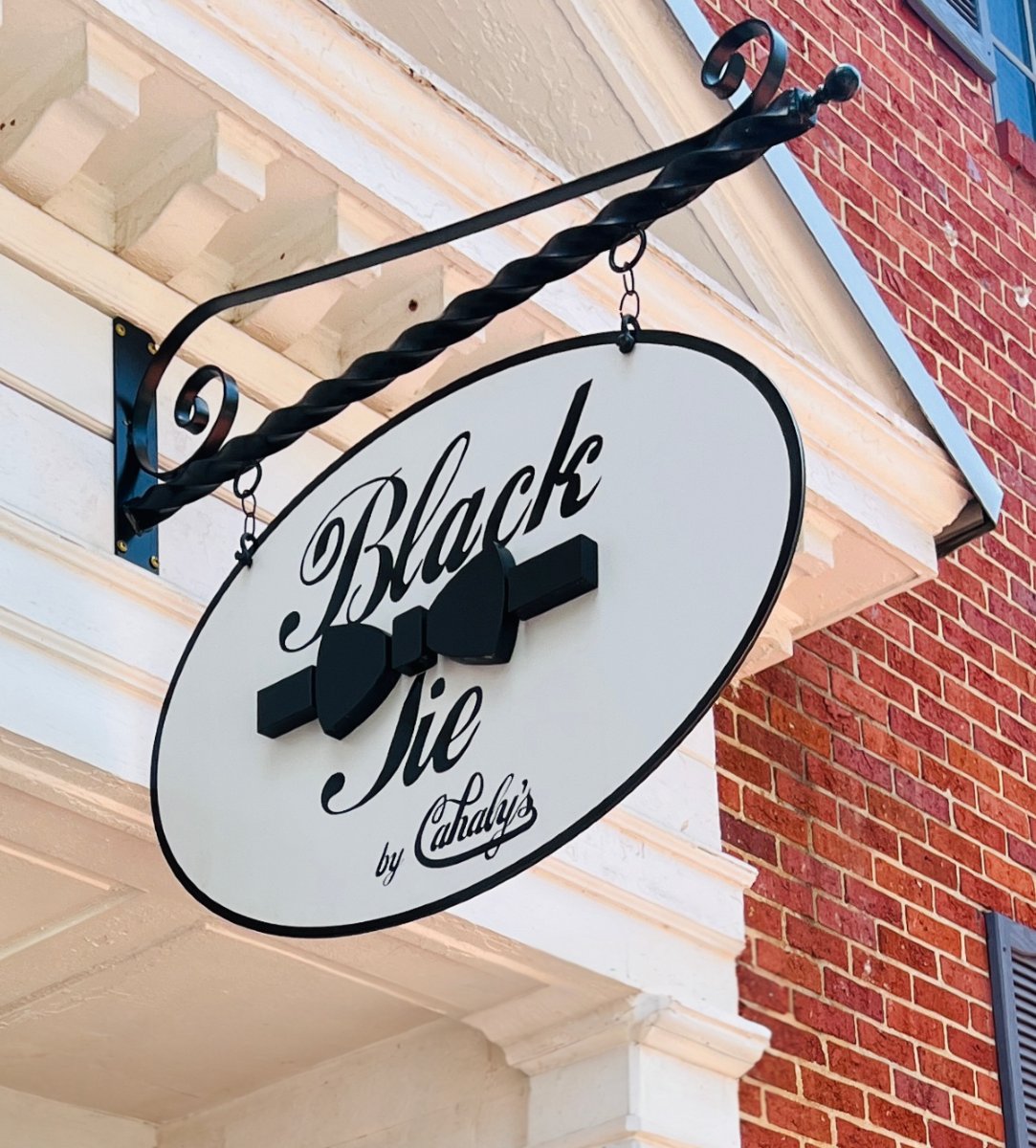 Black Tie, our rental and off-the-rack division, has new hours!

Monday : CLOSED
Tuesday - Friday : 9-5
Saturday : 10-2
Sunday : CLOSED

Make your appointment here
⬇️
f.mtr.cool/qcyqovwxyk