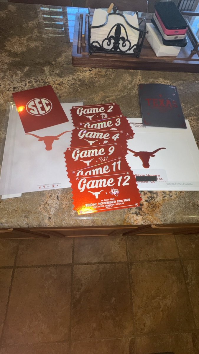 HonoreGavin's tweet image. #HookEm @TexasFootball @ciege81 @taylor_searels @TexasRecruiting