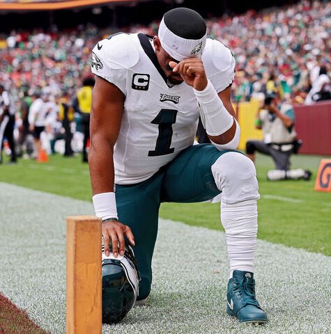 POWERFUL: #Eagles quarterback Jalen Hurts with an inspirational message about GOD.

“God is greater than any high or low. He’s there unconditionally. So I’m just leaning on Him, not just in this season but any season of life.”

Jalen continues to talk about the power of faith🙏
