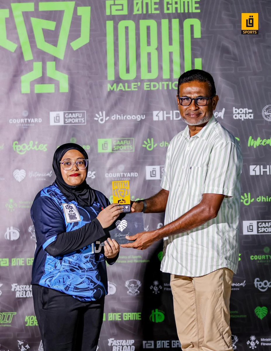 Deputy Commissioner Abdulla Waheed officiated as the Chief Guest at the One Game Inter Office Beach Handball Challenge 2025 – Women’s Division Quarter-Final Match 1, held tonight.

Team Customs secured a spot in the semi-finals with a 2-1 win over MTCC.

📸 <a href="/GaafuMv/">Gaafu.mv</a> Sports