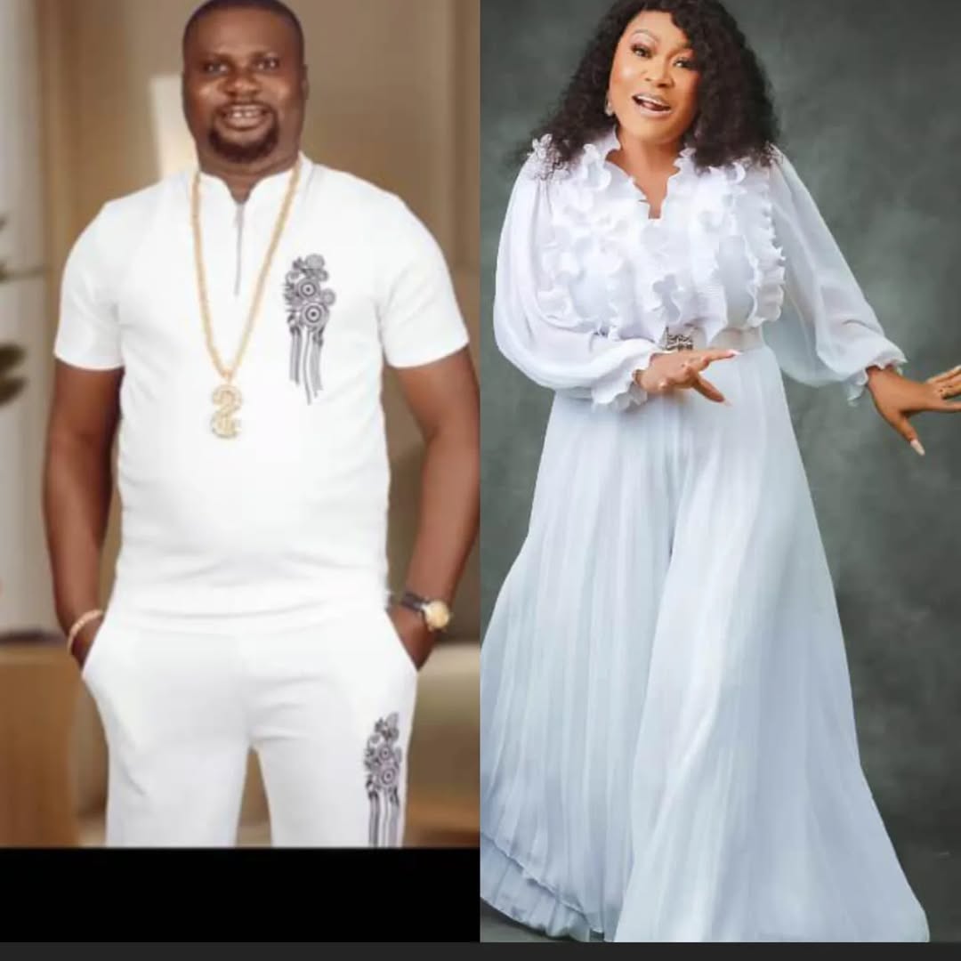 Gistloversblog1's tweet image. Oluwadolarz them talk say your mama th1ef person husband, the wife don come cry out now oooo, wahala no come too much like this , iya dollarz bo sibi OOO, Talo ni poron yen, you abi the other lady ? Soro soke
#gistlover