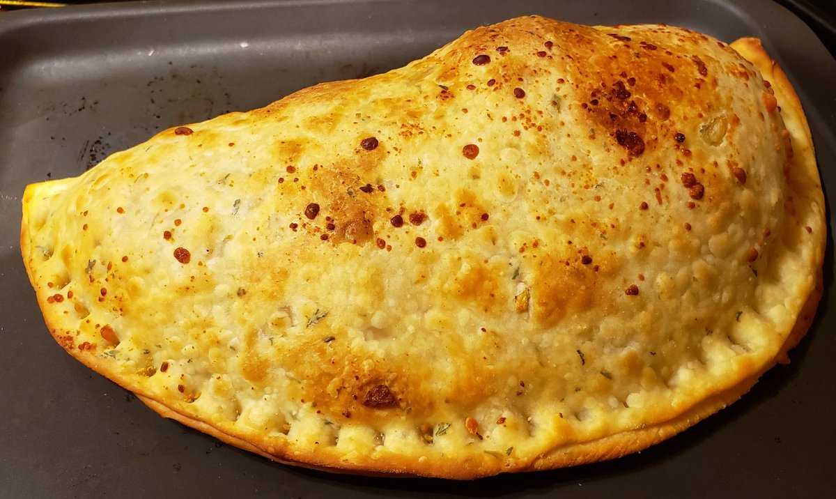 FigarosPizza's tweet image. It’s the perfect handheld meal you didn’t know you needed! Order today at figaros.com
#figaros #calzone #pizzapocket #pizza