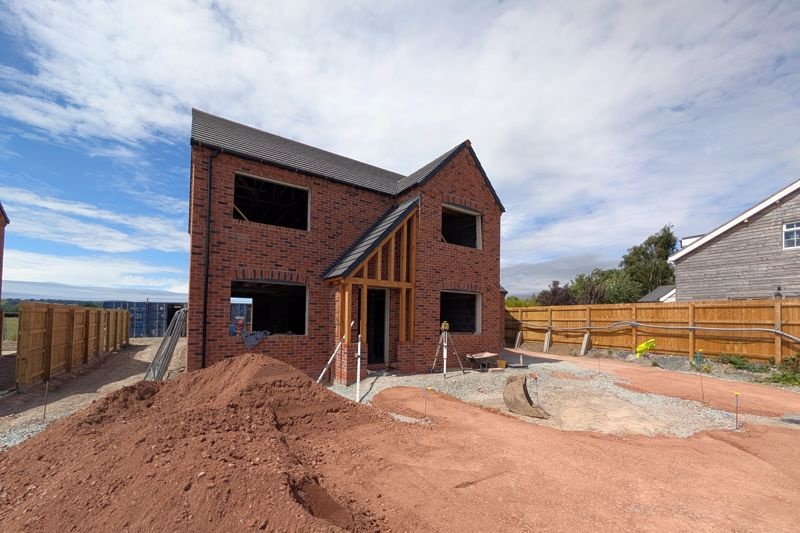 TalktoBowen's tweet photo. Plot 9 Long Mountain View, Trewern, Welshpool - £395,000. Well designed 4-bed detached house w/ single garage on the fringes of Trewern nr Welshpool. 
Views onto adjoining countryside with Long Mountain beyond. 10 yr LABC warranty. Air source heat pump: https://t.co/4NBSC0BMYc https://t.co/mvlOFBNW5k