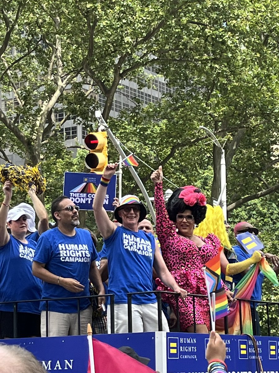 KashaDavis's tweet image. NYC PRIDE  with @HRC ✨✨