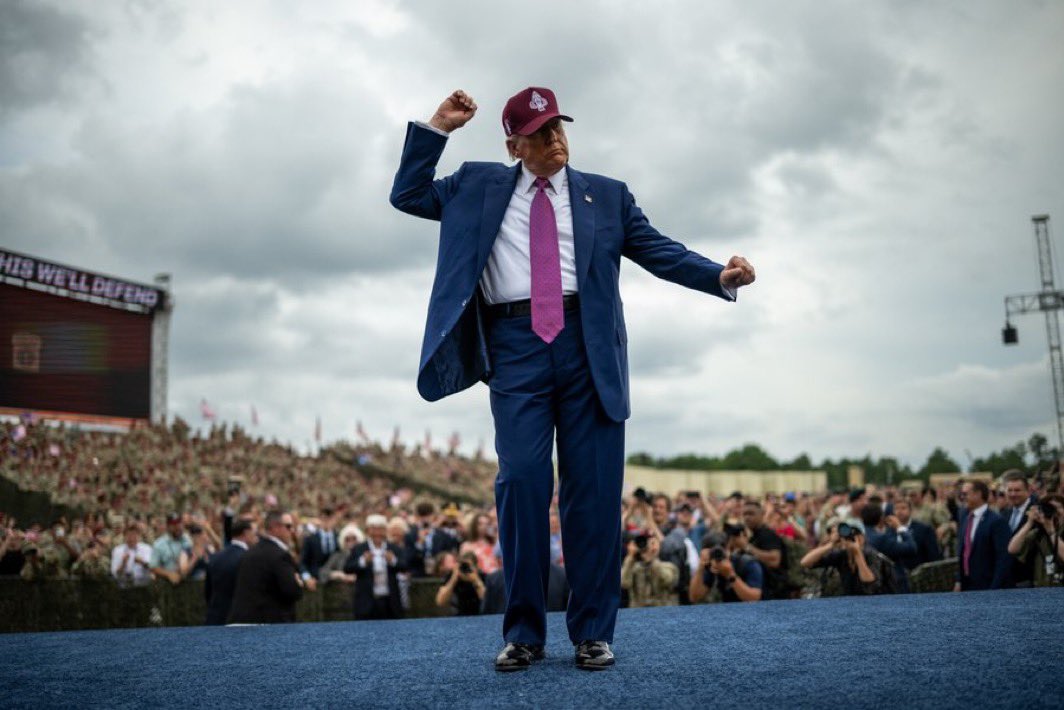 JUST IN: 🇺🇸 President Trump calls for "1% interest rate, or better" and says the Fed "should be ashamed of themselves."