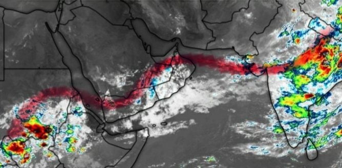 حاليا من الأقمار الاصطناعية: 
موقع حزام ITCZ ، وهذا يحصل ونحن بعدنا ما دخلنا في فترة ذروة تأثيره.

فالأيام القادمه من شهر ٧ حتى بدايات شهر ٨ اجمل بإذن الله.
x.com/AAA_Balushi/st…