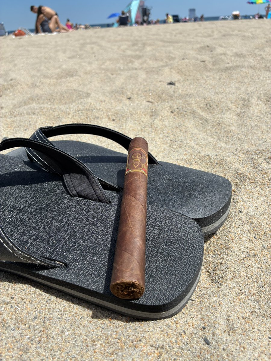 ππ¨π ππππ¦ πππ (@coachjoeadam) on Twitter photo Beach time with <a href="/OlivaCigar/">Oliva Cigar Company</a> Beach time with <a href="/OlivaCigar/">Oliva Cigar Company</a>