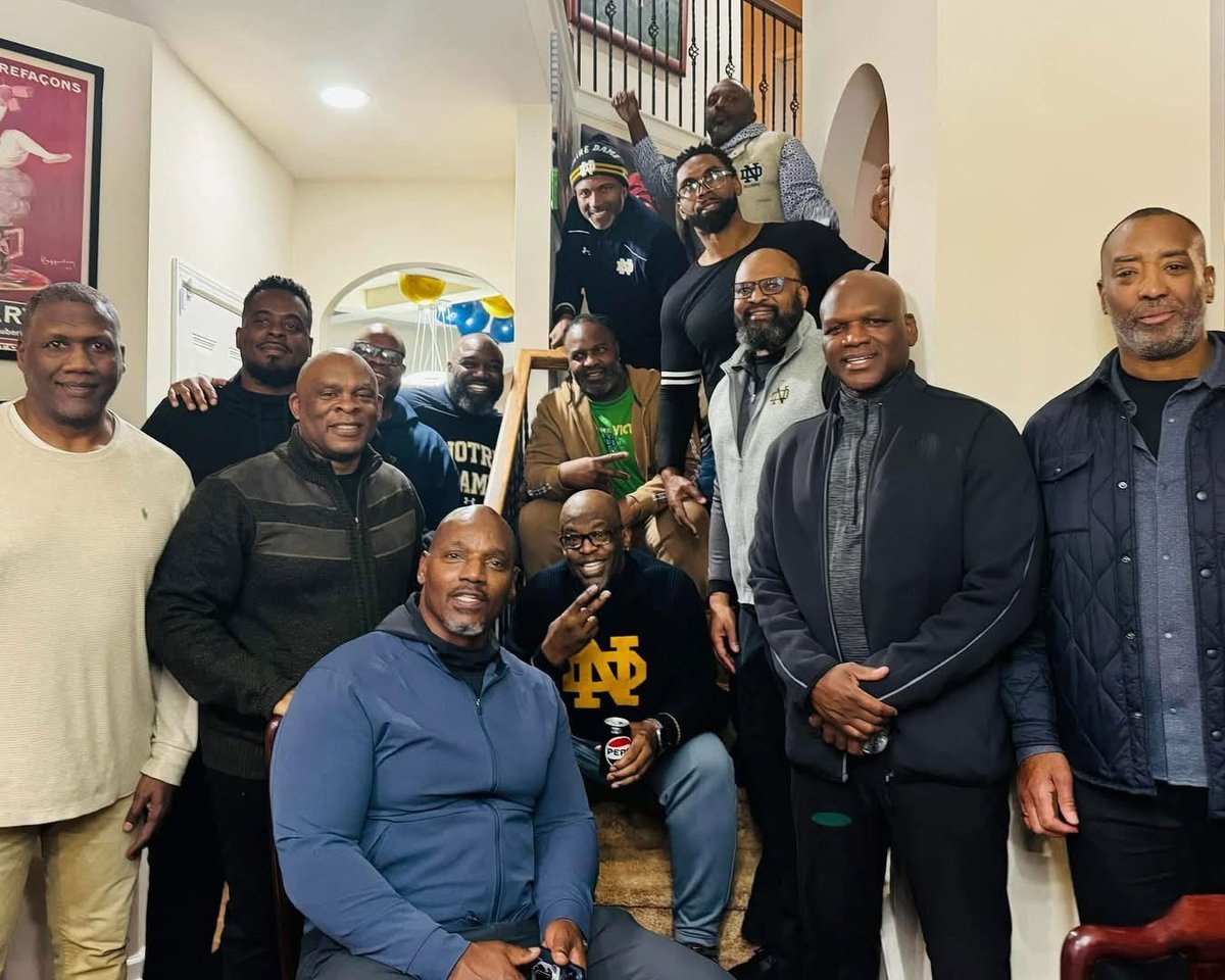 I told a story about my friend OG on stage this past Saturday.
The next day, he passed.
He believed in people before the world did.
He lived big. He swung hard. He led.
Rest easy, Oliver Gibson. 🕊️
A tribute:
open.substack.com/pub/goodluckev…