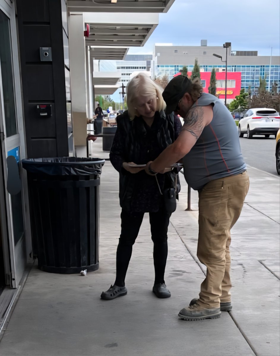 repealnowak's tweet image. Yep, our AMAZING volunteers were at it again this weekend! They are hard at work collecting signatures to #RepealRankedChoiceVoting in Alaska! #StopRCV