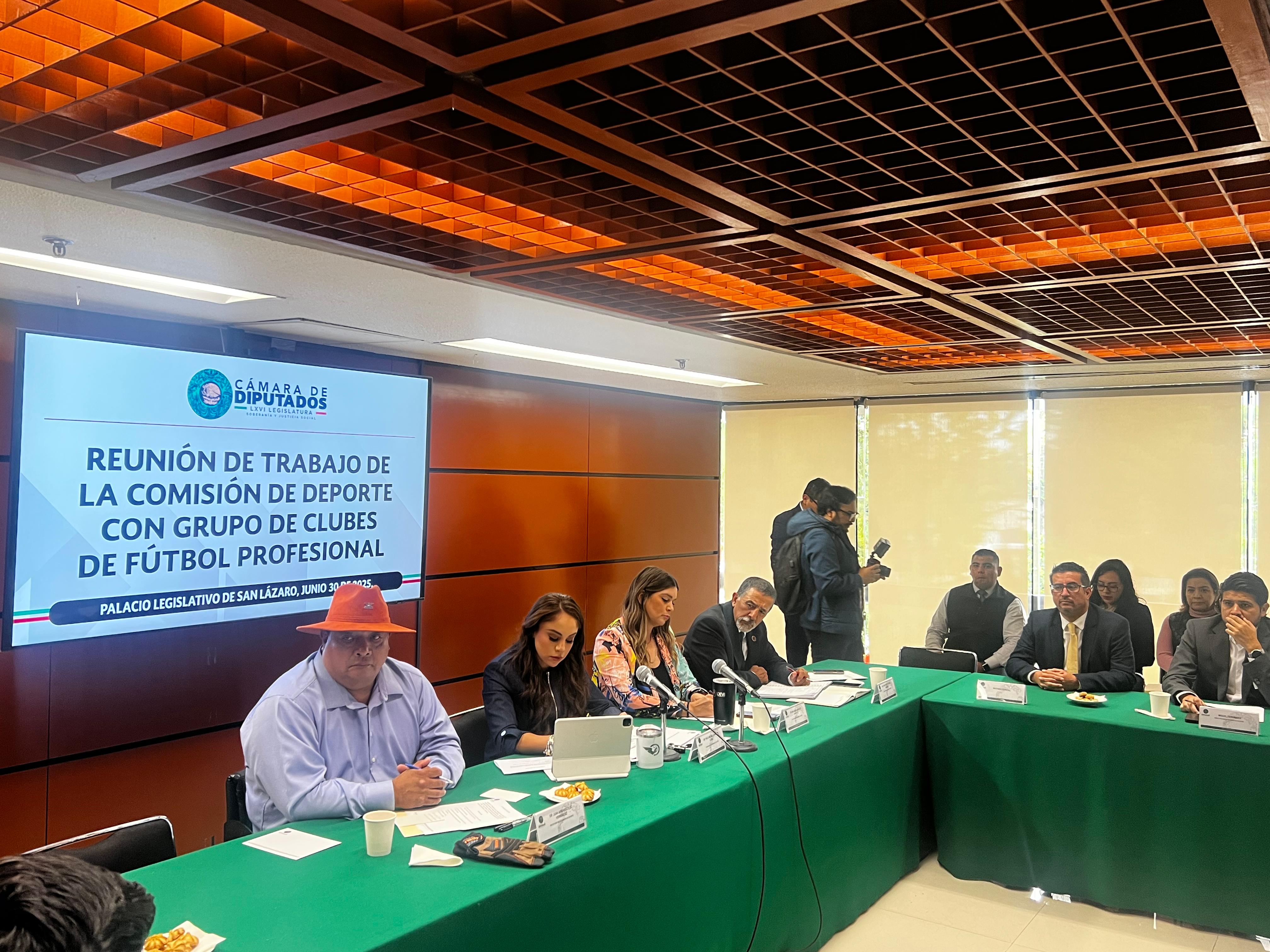 Imagen de los dueños de la Expansión en la Cámara de Diputados | @mluiscastillo