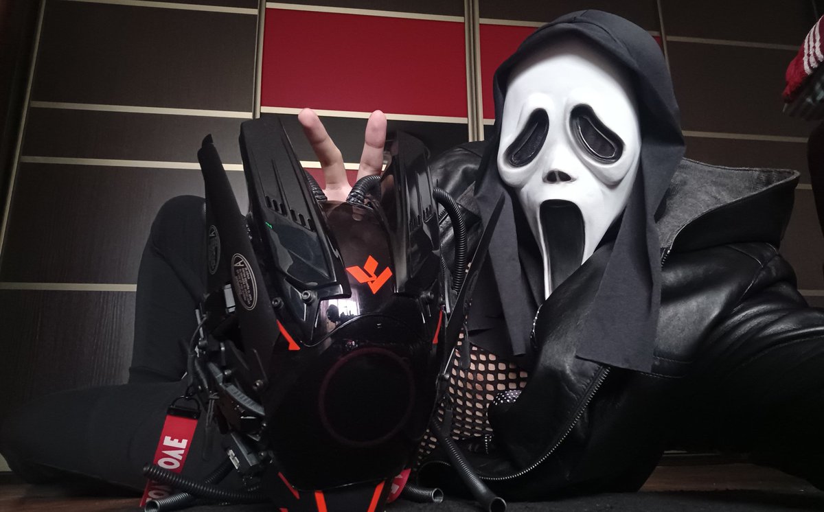DX_573's tweet image. Ghostface feeling kinda silly today!^^
Also hope everyone have a great week!❤️💜