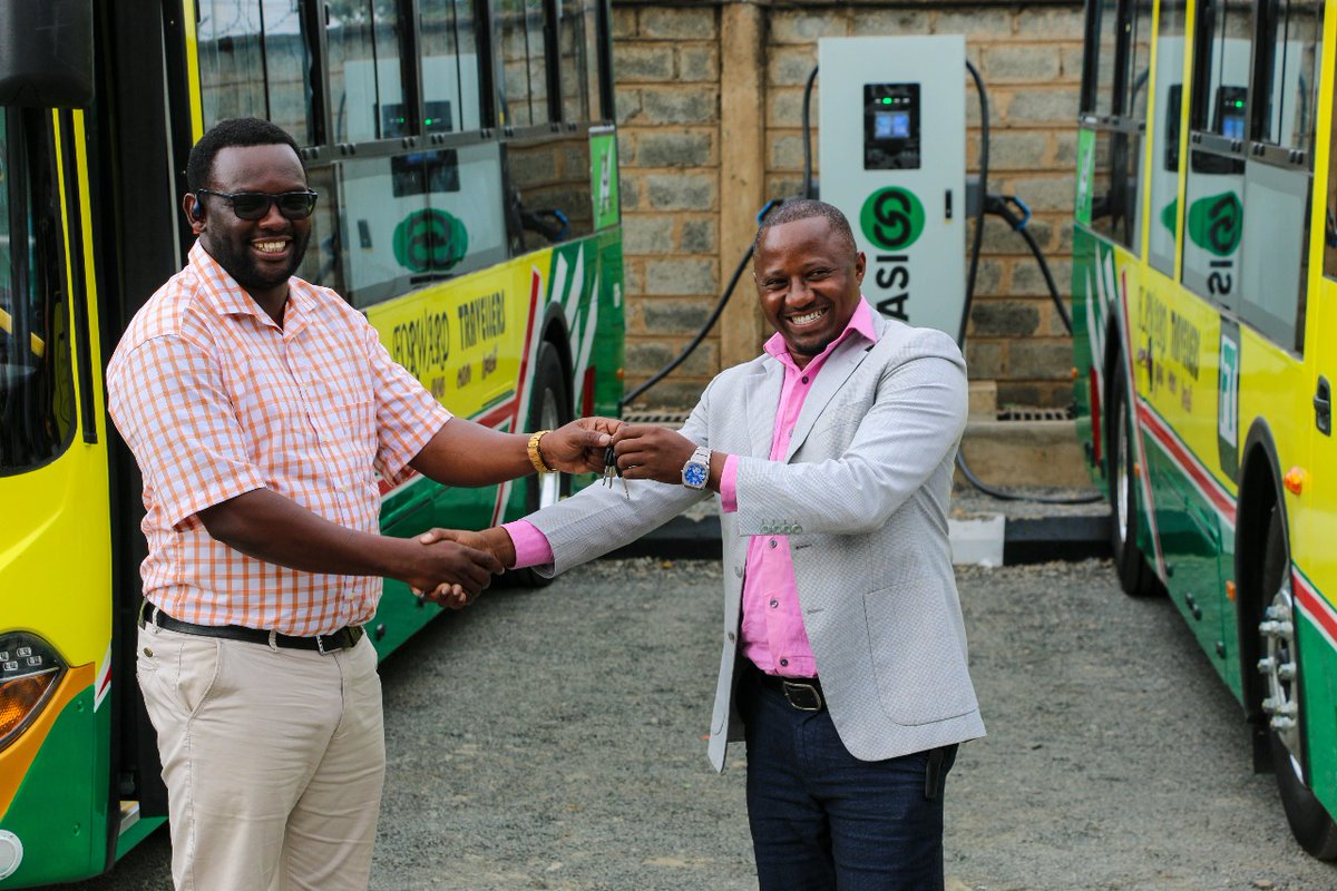 ForwardTsacco's tweet photo. 🚐⚡ Official Notice from Forward Travellers SACCO ⚡🚐
We proudly introduce our new electric fleet powered by BasiGo — now serving the Kayole Route!

✅ Silent
✅ Comfortable
✅ Eco-friendly

Forward Travellers SACCO – Sasa tuko na comfort!
#GreenRide #KayoleExpress #forward https://t.co/nMRJtVczAh