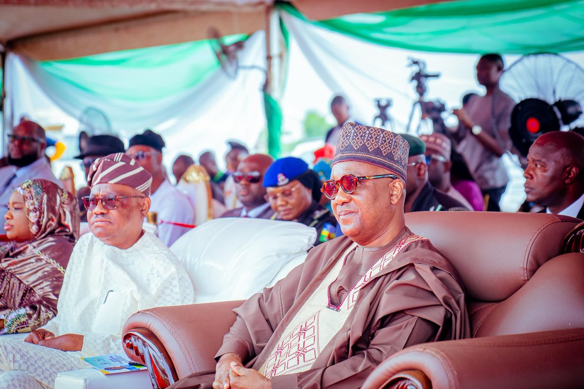 Today, I had the honour of representing His Excellency, President Bola Ahmed Tinubu, GCFR, at the inauguration of newly constructed access roads in Giri District, Abuja.

Mr. President commended the Honourable Minister of the Federal Capital Territory, Barr. Nyesom Wike, for not