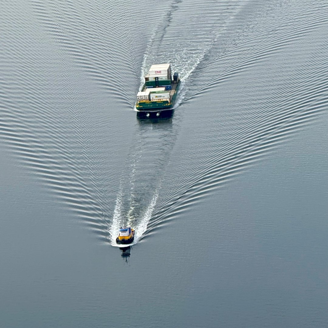 Check out this aerial shot of our Alaska Marine Lines barge passing through Hoonah Sound on the way back to Petersburg, Alaska. Thank you, Jessica, for sending this in!

#AlaskaMarineLines #AML #transportation #shipping #logistics #Barge #BargeService #Lynden #Alaska #Petersburg