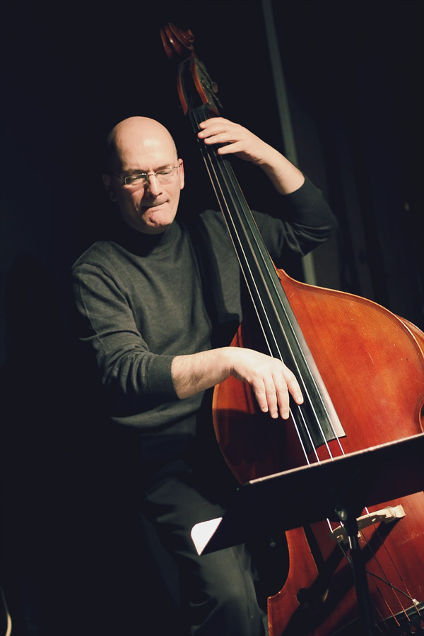 Delta Blues Duo  
Stefano Valdo, bass &amp; David Hirschman, guitar
Wed July 02 (doors open at 11:30)
Join us for a musical trip to the Mississippi Delta and the roots of Blues music!
#yycarts #yycmusicscene #yycliving #yycmusicians
#yyclivemusicvenues #yycfreeconcerts #yycbuzz