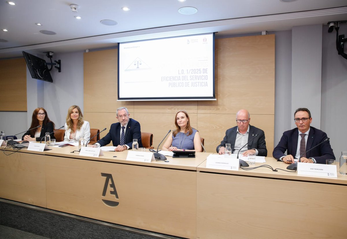 💼📝La Abogacía pide que se dote de suficientes recursos humanos, materiales y presupuestarios a la reforma organizativa de los tribunales de instancia, que entra en funcionamiento mañana 1 de julio🗓

 ⚖️Para que el nuevo modelo organizativo garantice una justicia de calidad a